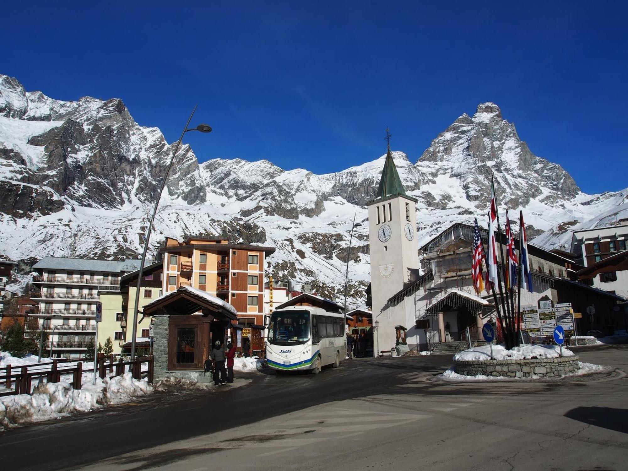 Contemporary Apartment In Breuil Cervinia Near Ski Area Extérieur photo