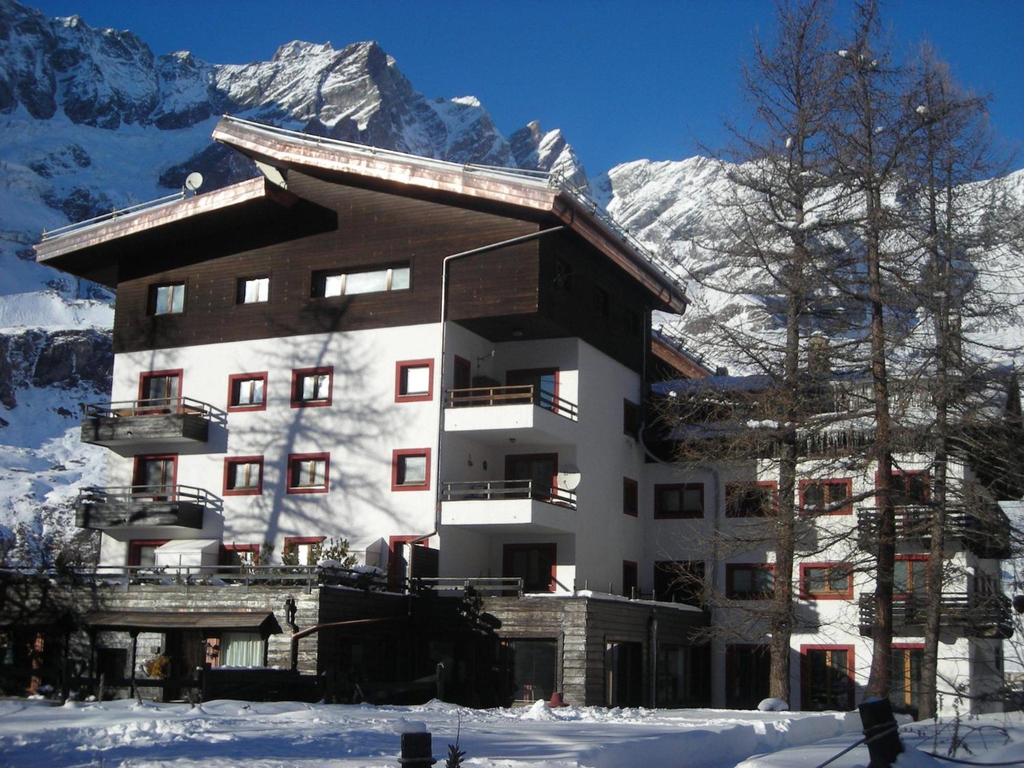 Contemporary Apartment In Breuil Cervinia Near Ski Area Extérieur photo